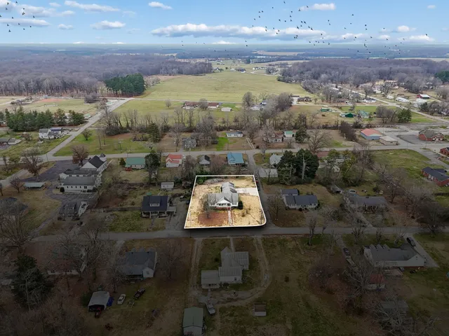 $355,700 | 301 West King Street, Morrison, TN 37357