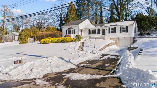 $3,200 | 338 Kenwood Avenue, Hamden, CT 06518