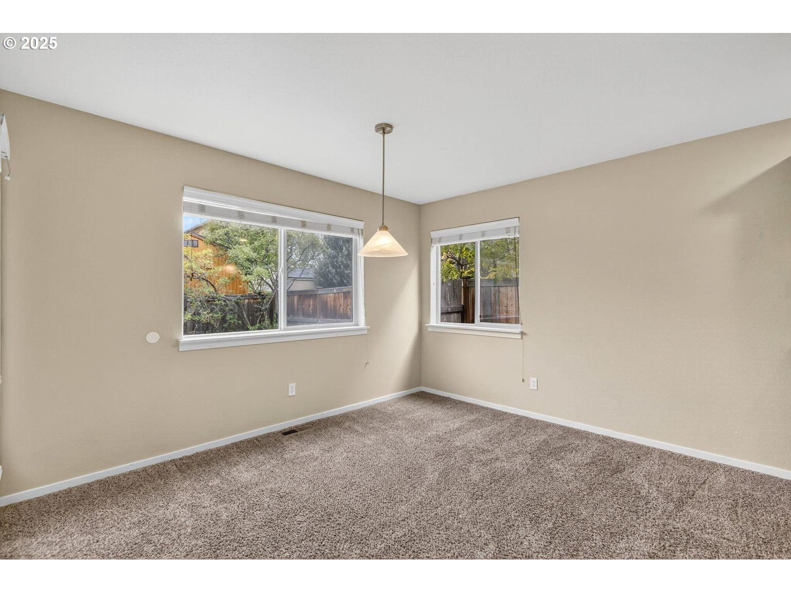 21154 Ritz Place Bend, OR 97702 - Photo 11 of 24