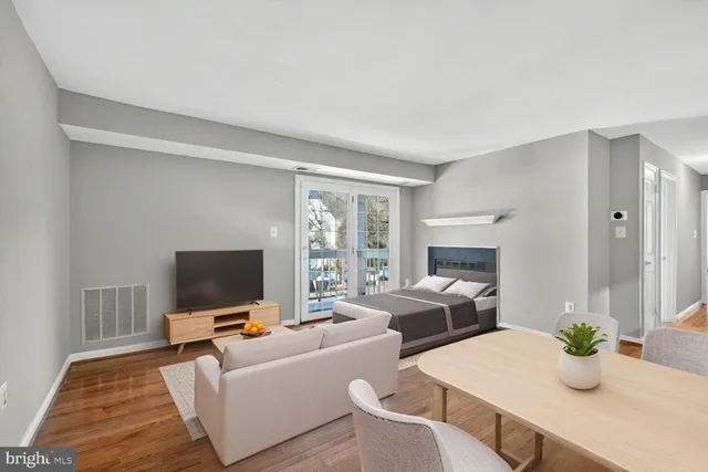 $2,147 | 8600 Shadwell Drive, Unit 6, Alexandria, VA 22309