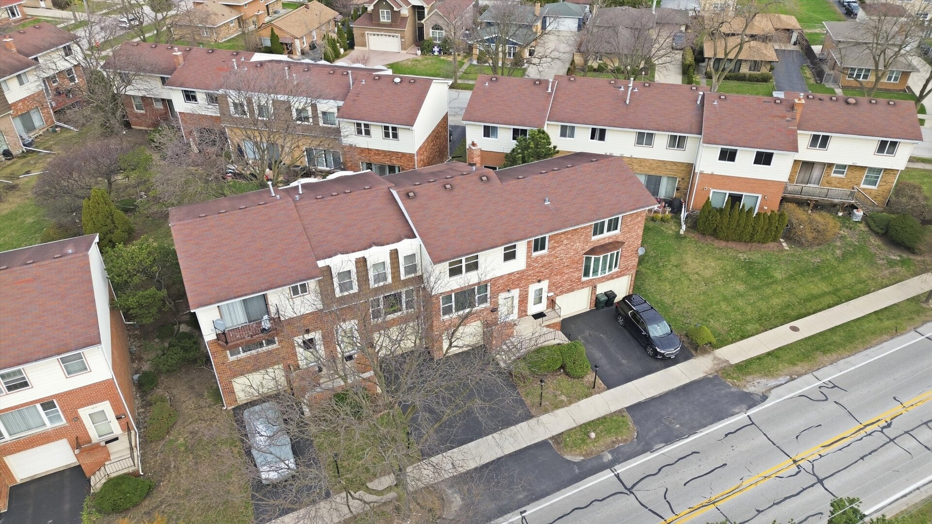 8820 Plainfield Road Brookfield, IL 60513 - Photo 41 of 49 an aerial view of multiple houses