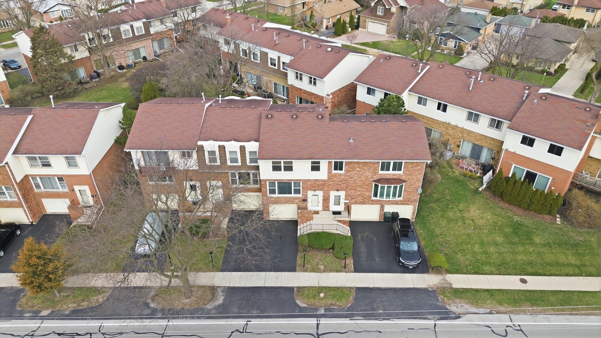 8820 Plainfield Road Brookfield, IL 60513 - Photo 7 of 49 an aerial view of multiple houses