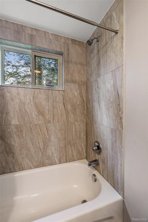 3327 Hessel Avenue Rochester Hills, MI 48307 - Photo 19 of 36