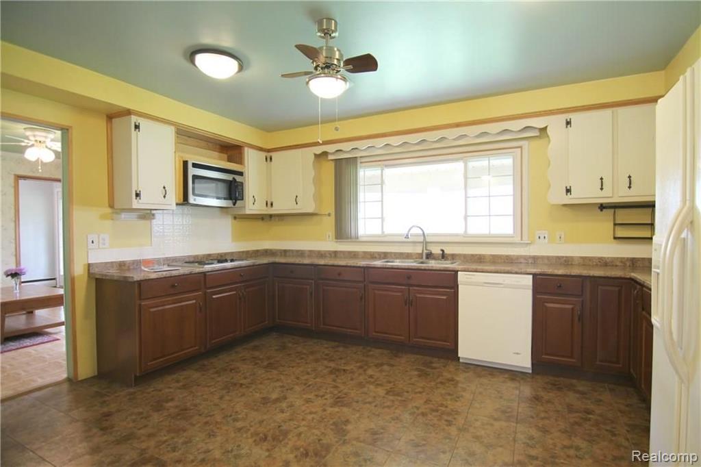 5940 Burnham Road Bloomfield Hills, MI 48301 - Photo 16 of 27