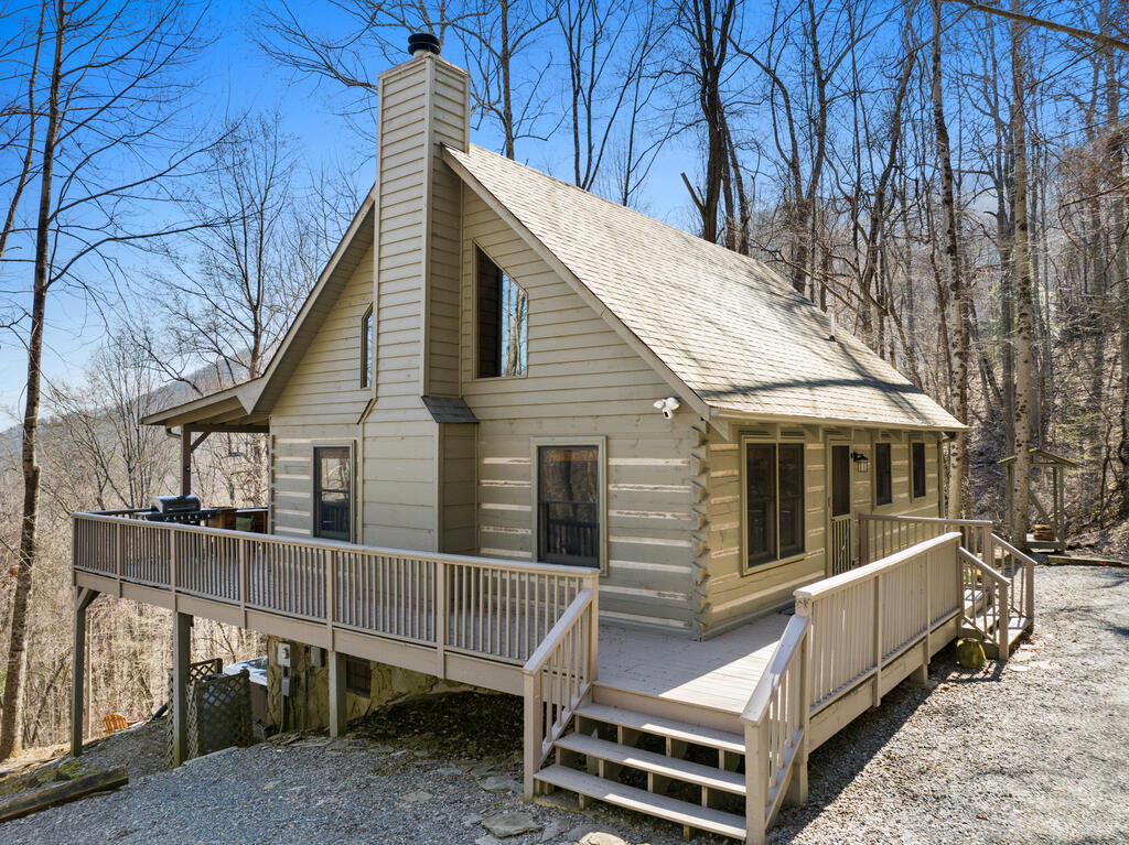 304 Ridge Circle Blue Ridge, GA 30513 - Photo 7 of 50 Gallery Image 7