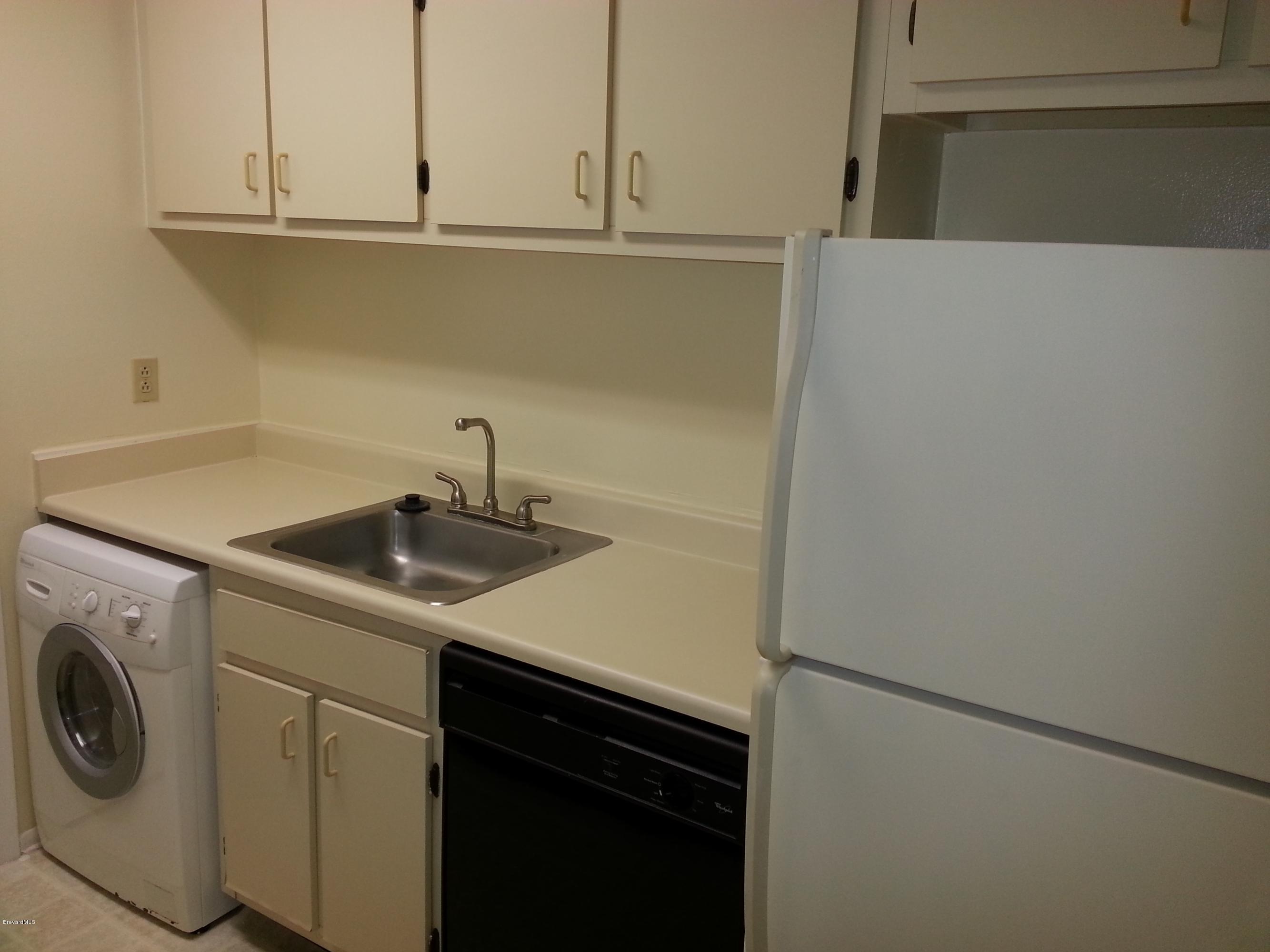 225 South Tropical Trail, Unit 913 Merritt Island, FL 32952 - Photo 6 of 14 Kitchen_use