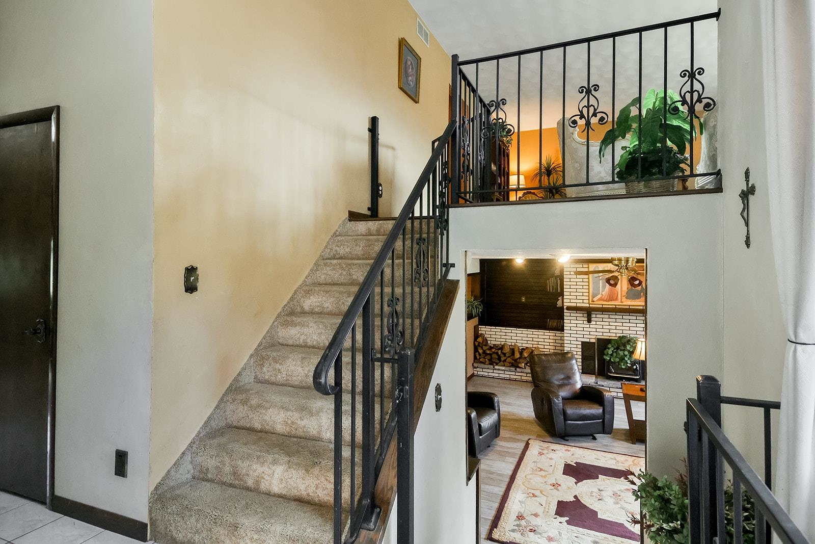 6855 Happy Acres Road Rockford, IL 61101 - Photo 5 of 39 a view of entryway and hall with wooden floor