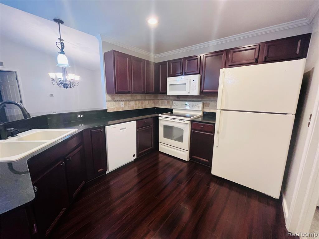 1688 Deepwood Circle Rochester, MI 48307 - Photo 5 of 16