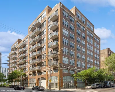 $325,000 | 933 West Van Buren Street, Unit 823, Chicago, IL 60607