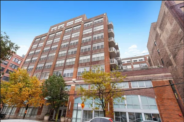 $325,000 | 933 West Van Buren Street, Unit 823, Chicago, IL 60607