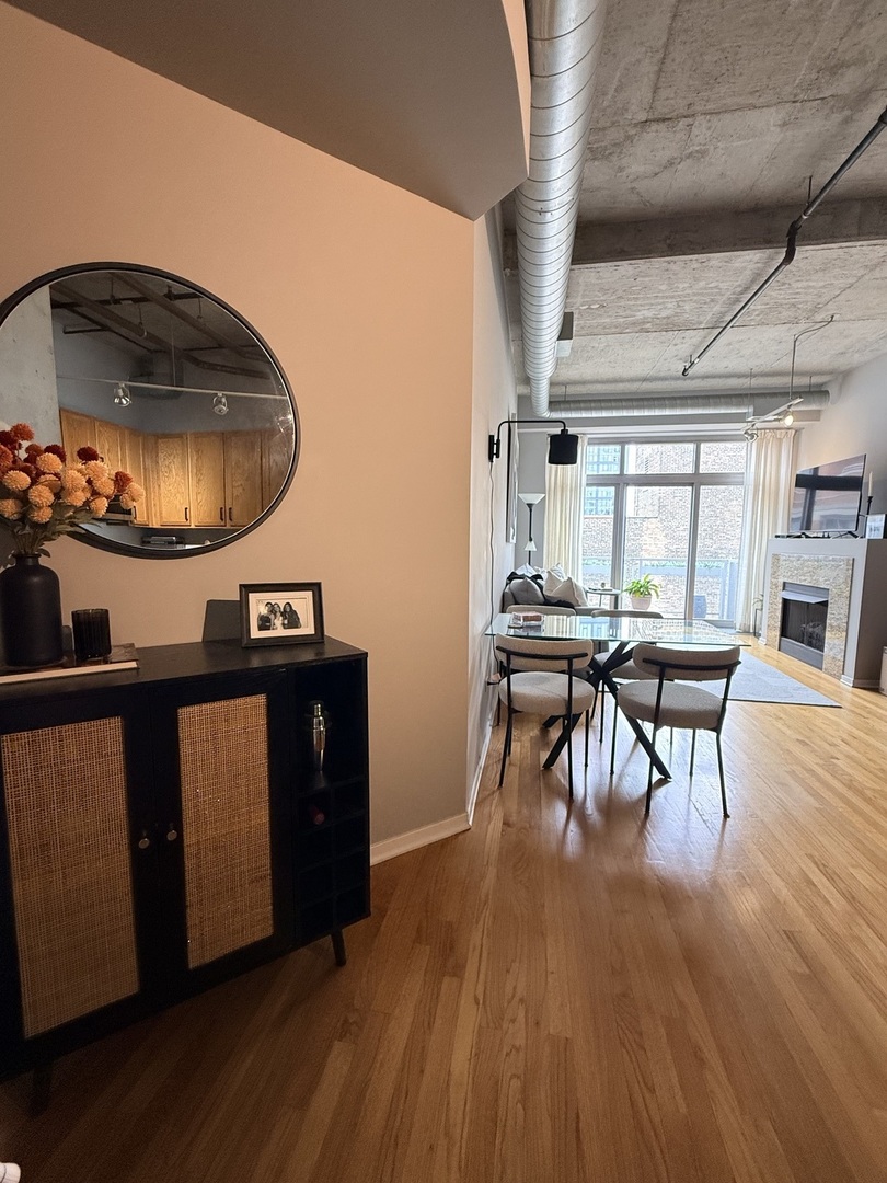 933 West Van Buren Street, Unit 823 Chicago, IL 60607 - Photo 5 of 24
