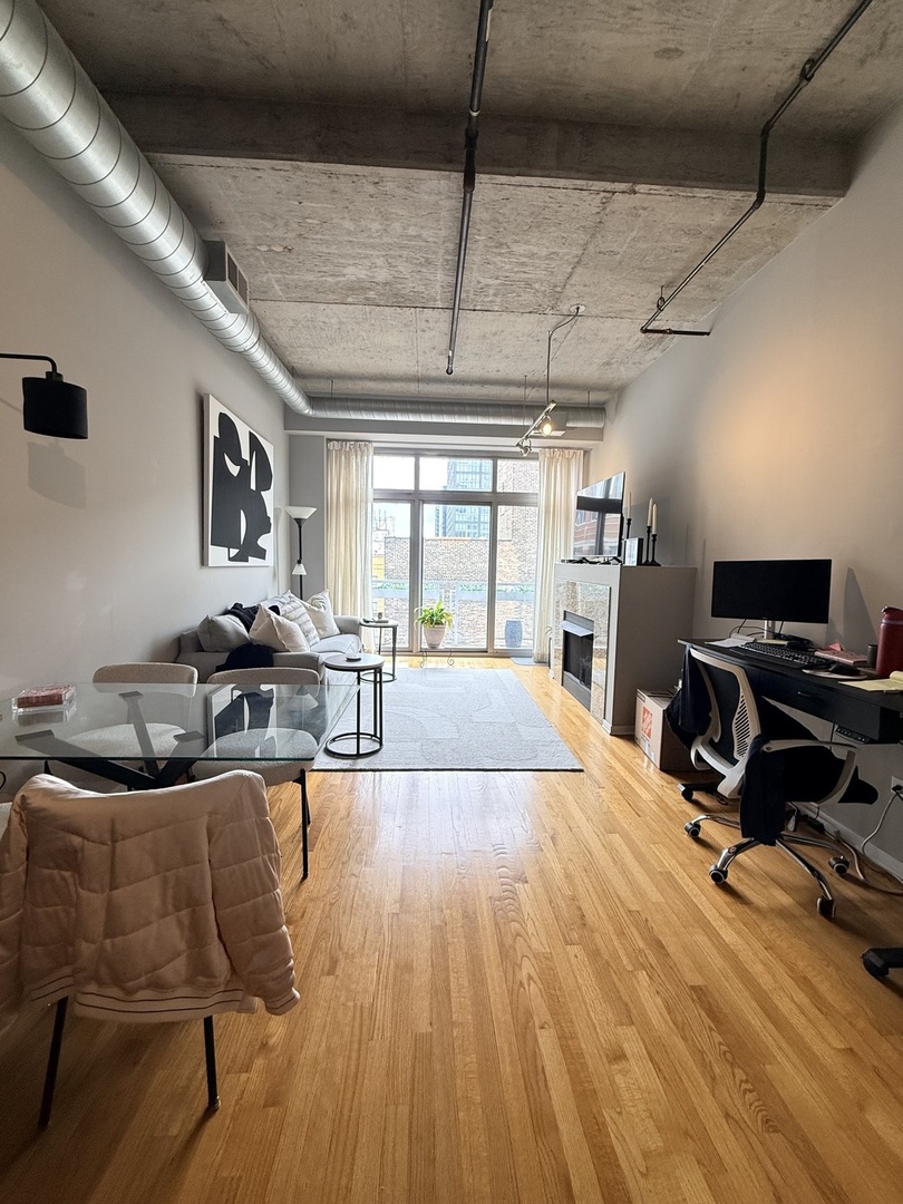933 West Van Buren Street, Unit 823 Chicago, IL 60607 - Photo 6 of 24
