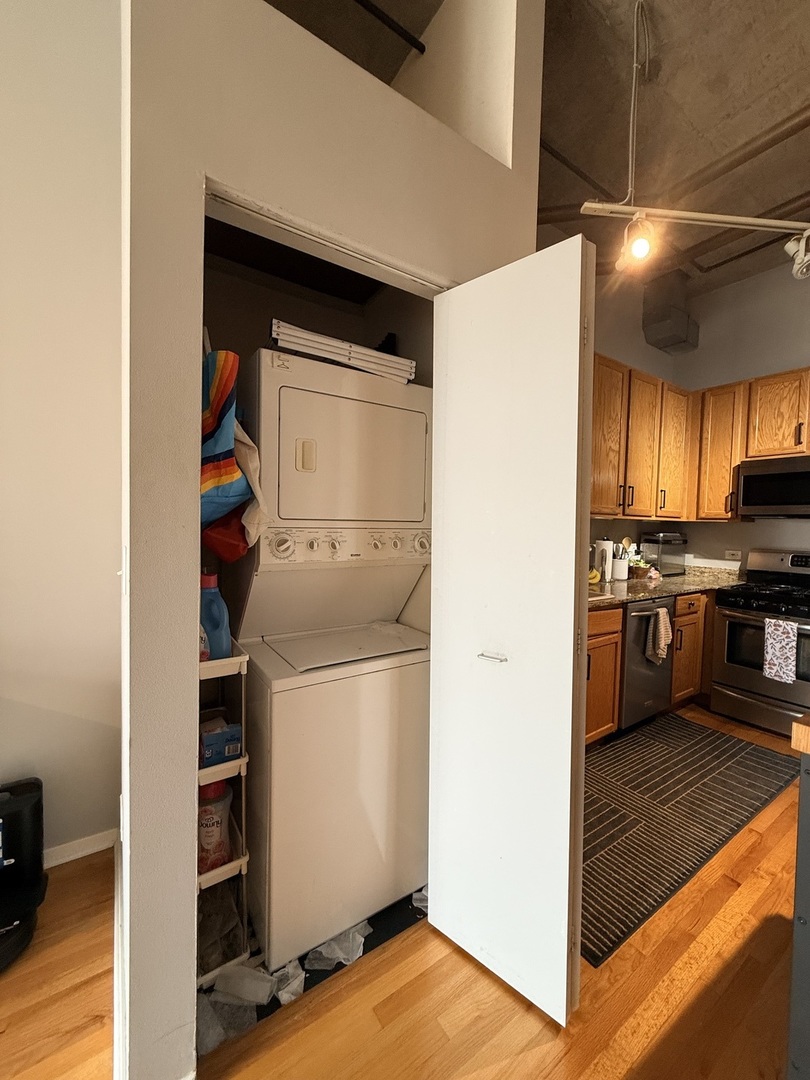933 West Van Buren Street, Unit 823 Chicago, IL 60607 - Photo 8 of 24