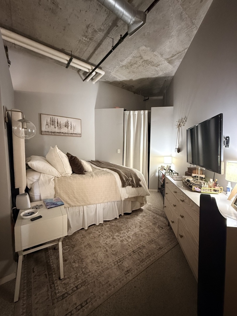 933 West Van Buren Street, Unit 823 Chicago, IL 60607 - Photo 9 of 24