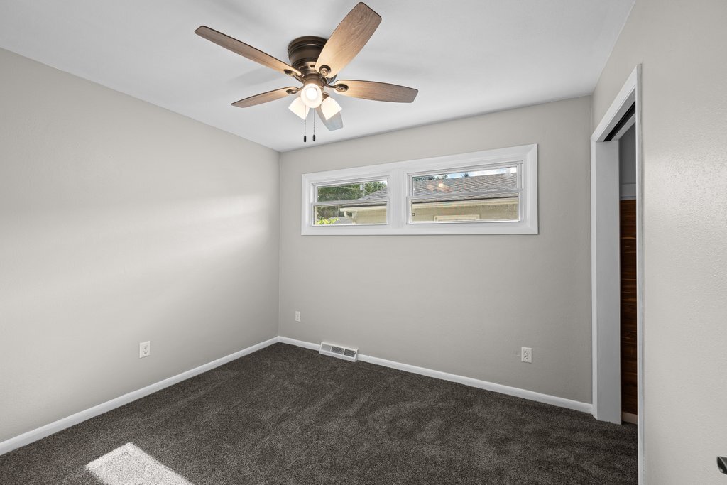 501 38th Street Moline, IL 61265 - Photo 17 of 32