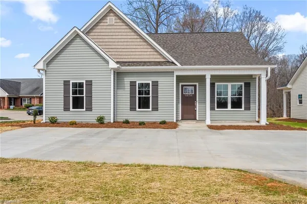 $274,900 | 1376 Piedmont Drive, Lexington, NC 27295