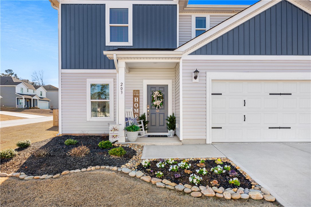 203 Maxwell Drive Easley, SC 29642 - Photo 3 of 34