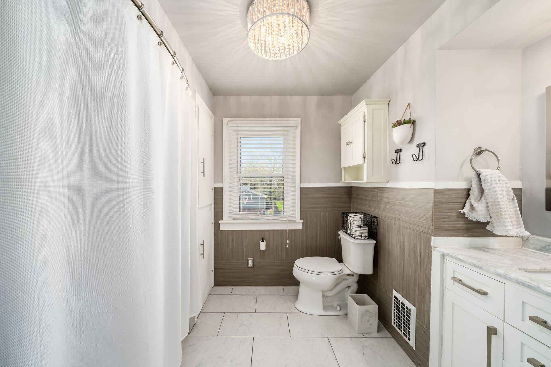 871 Copeland Road Columbus, OH 43212 - Photo 24 of 58 Full Bath