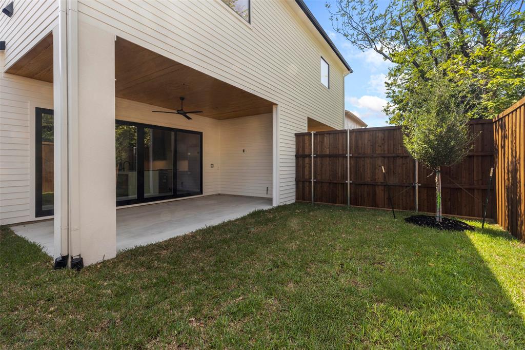 5611 Ellsworth Avenue, Unit 102 Dallas, TX 75206 - Photo 21 of 25 Backyard with privacy fence