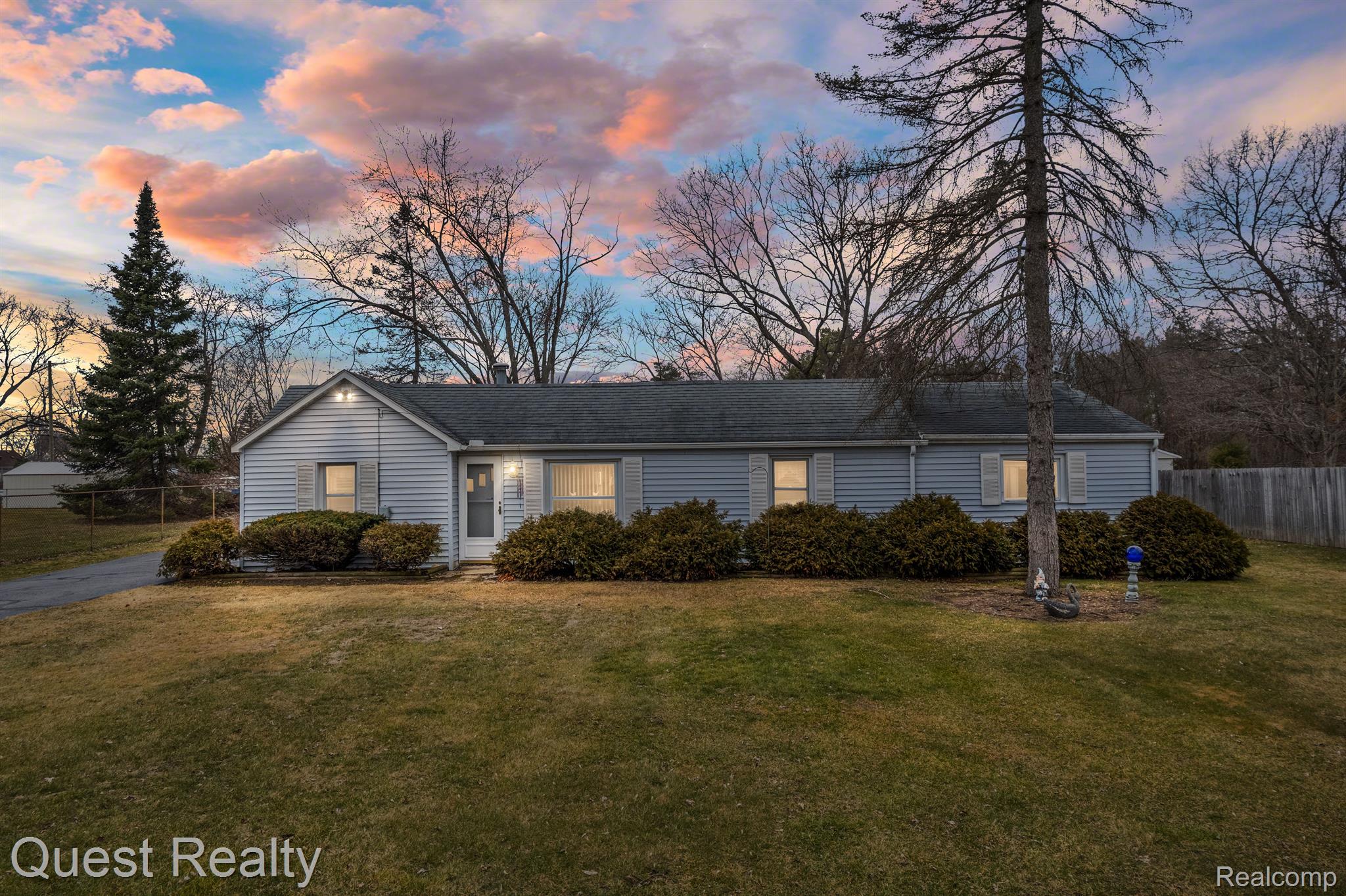2671 Marlington Road Waterford, MI 48329 - Photo 1 of 32 Gallery Image 1