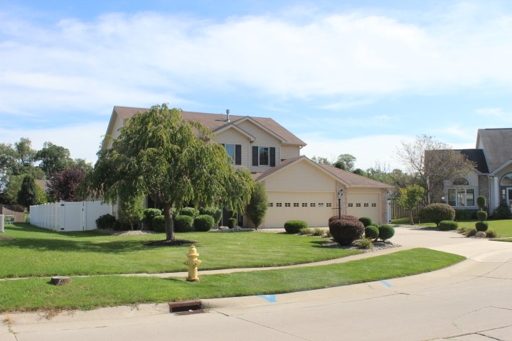 15912 Thunderbird Road Huntertown, IN 46748 - Photo 3 of 36 Gallery Image 3