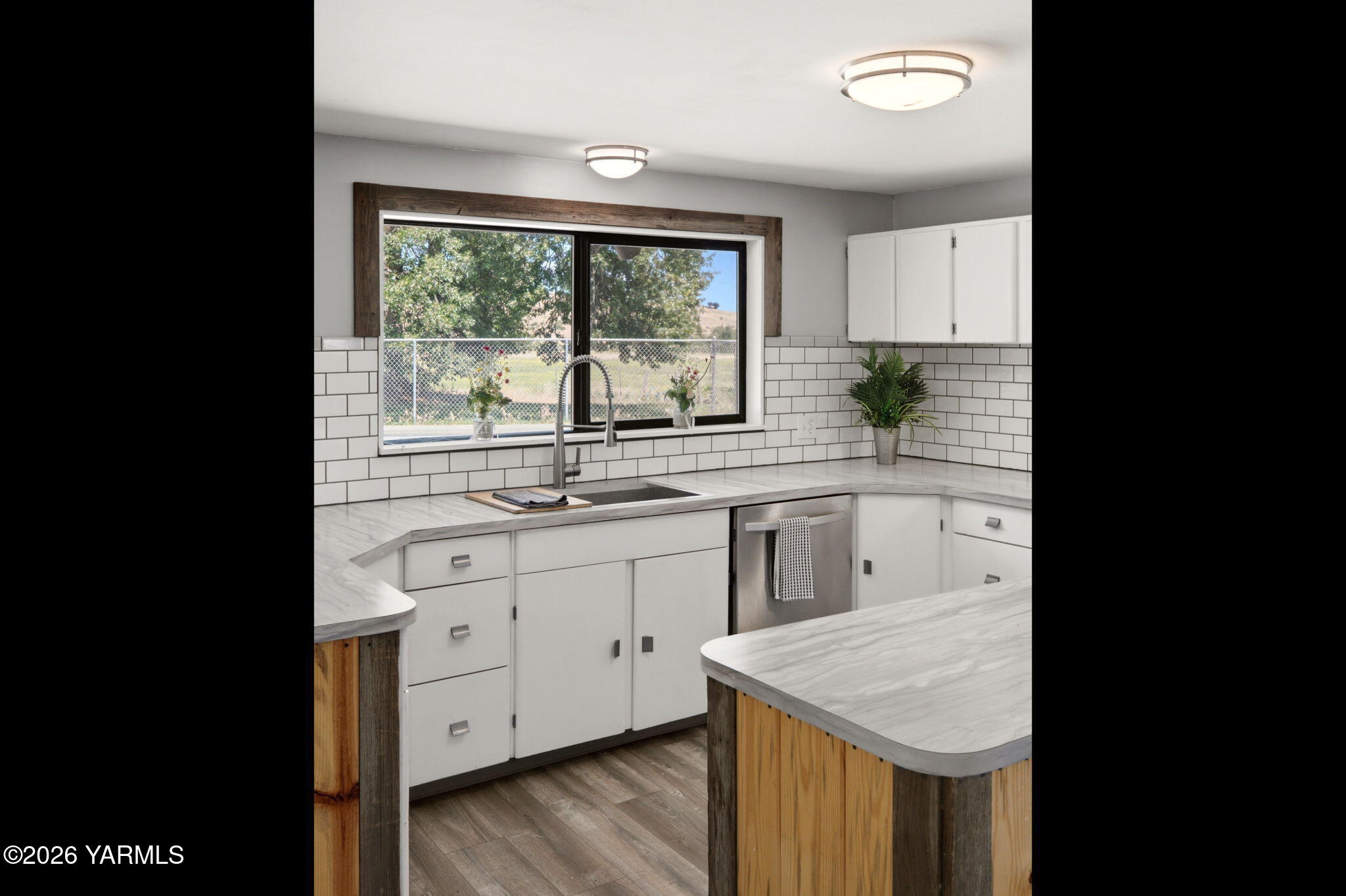 15791 Rutherford Road Yakima, WA 98903 - Photo 17 of 31 Kitchen