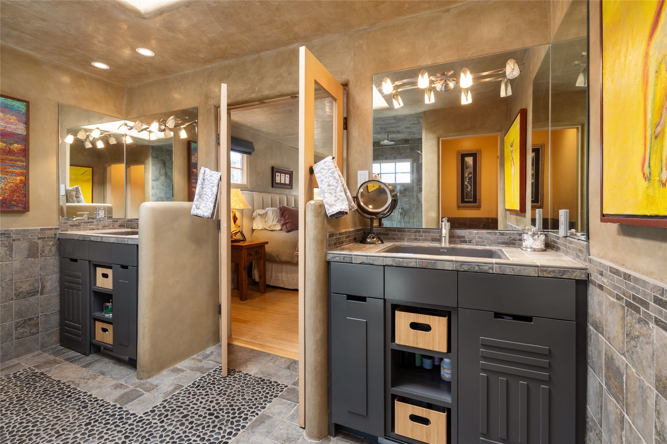 1204 Bandolina Road Santa Fe, NM 87501 - Photo 25 of 69 Primary bathroom