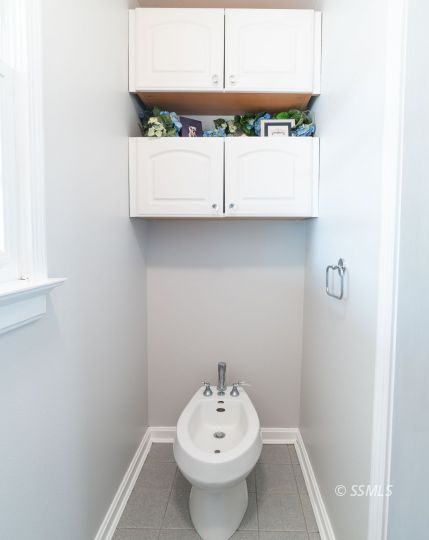 3835 West Ridgecrest Boulevard Ridgecrest, CA 93555 - Photo 31 of 50 a bathroom with a sink and a toilet