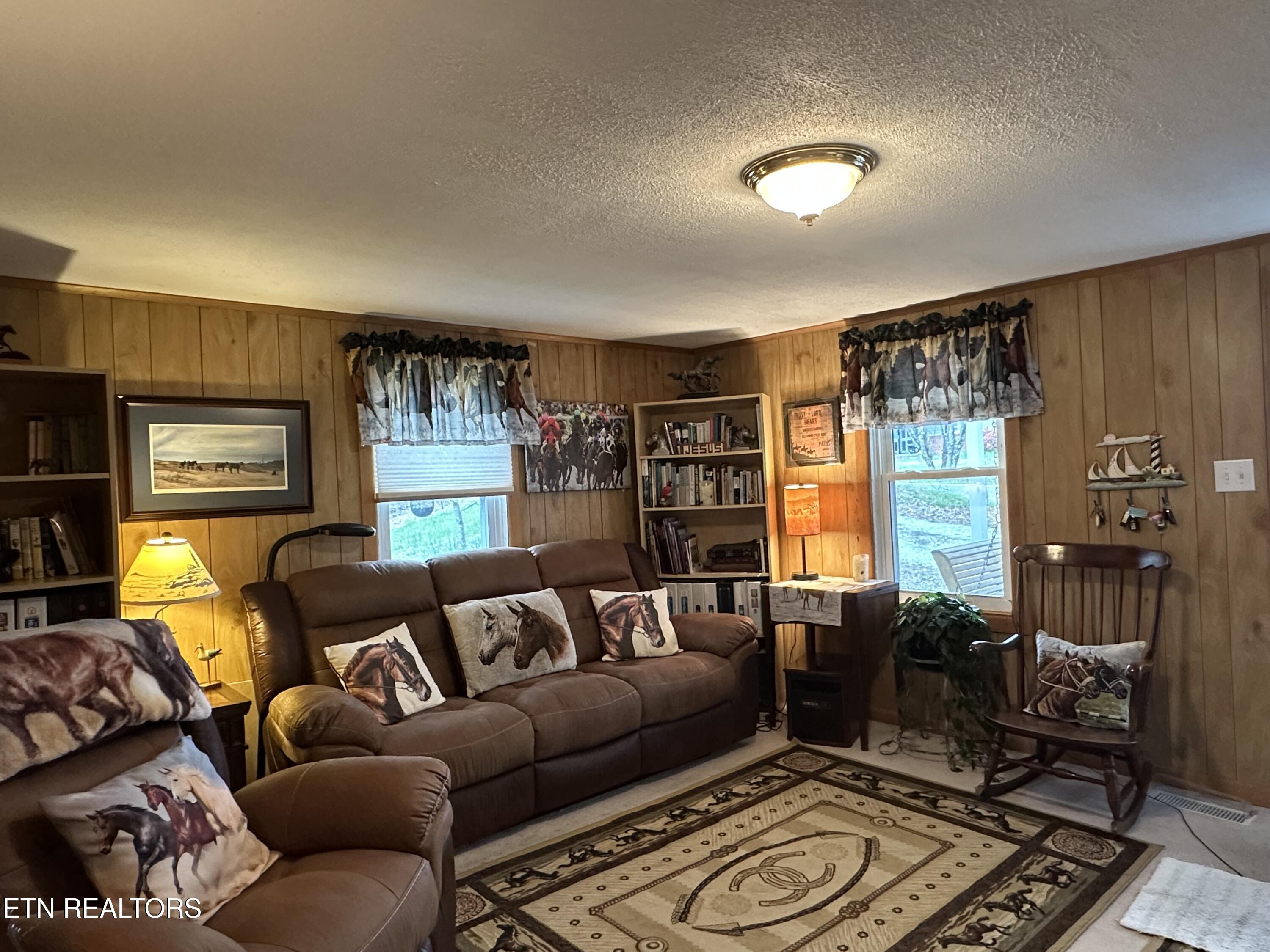 889 Mt Zion Road Jacksboro, TN 37757 - Photo 8 of 20 IMG_3278
