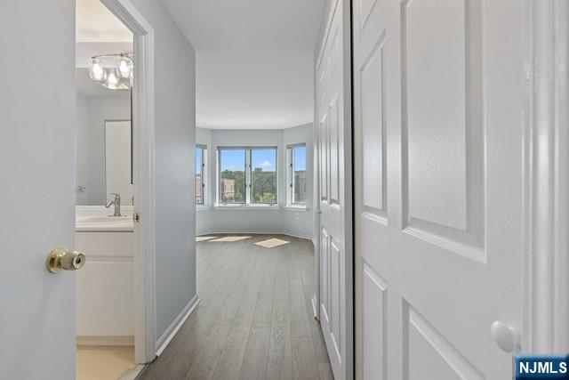 405 Williams Court, Unit 405 Edgewater, NJ 07020 - Photo 20 of 27