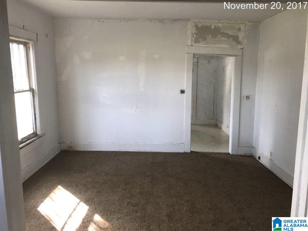 916 17th Way Southwest Birmingham, AL 35211 - Photo 8 of 15