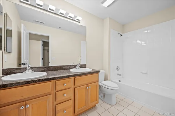 $409,500 | 19 Putters Way, Unit 9, Middletown, NY 10940