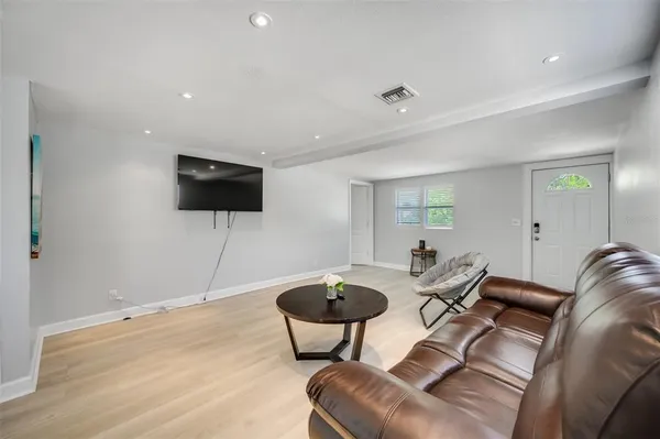 $1,950 | 1601 Palm Way, Largo, FL 33771