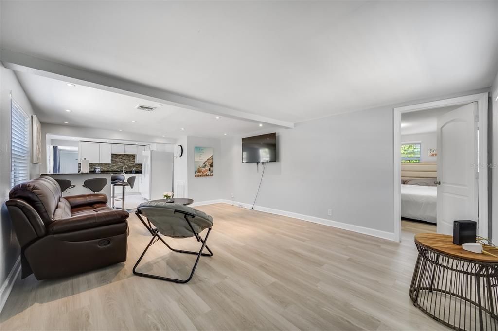 1601 Palm Way Largo, FL 33771 - Photo 6 of 25 a living room with furniture