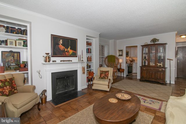 $350,000 | 801 South Pitt Street, Unit 330, Alexandria, VA 22314