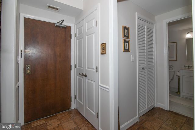 $350,000 | 801 South Pitt Street, Unit 330, Alexandria, VA 22314