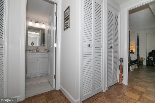 $350,000 | 801 South Pitt Street, Unit 330, Alexandria, VA 22314