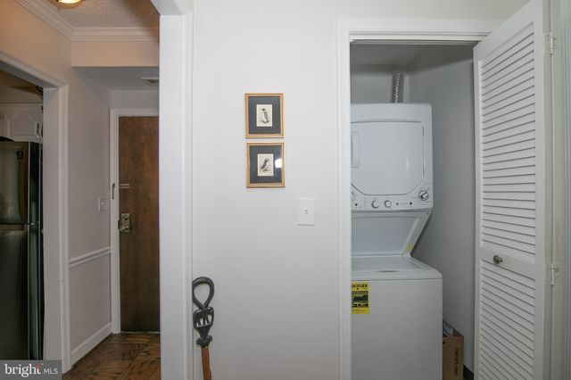 $350,000 | 801 South Pitt Street, Unit 330, Alexandria, VA 22314