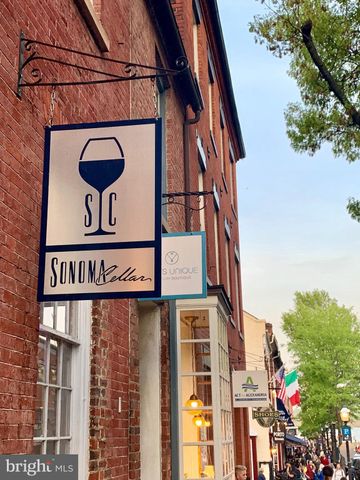 $350,000 | 801 South Pitt Street, Unit 330, Alexandria, VA 22314