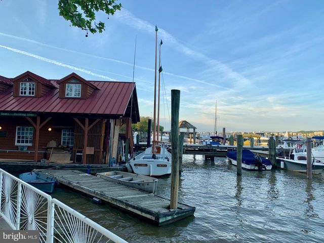 $350,000 | 801 South Pitt Street, Unit 330, Alexandria, VA 22314