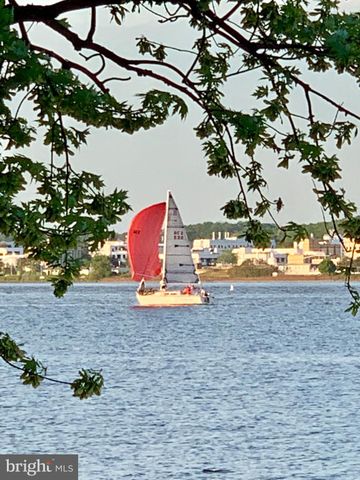 $350,000 | 801 South Pitt Street, Unit 330, Alexandria, VA 22314