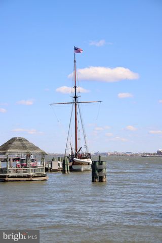 $350,000 | 801 South Pitt Street, Unit 330, Alexandria, VA 22314