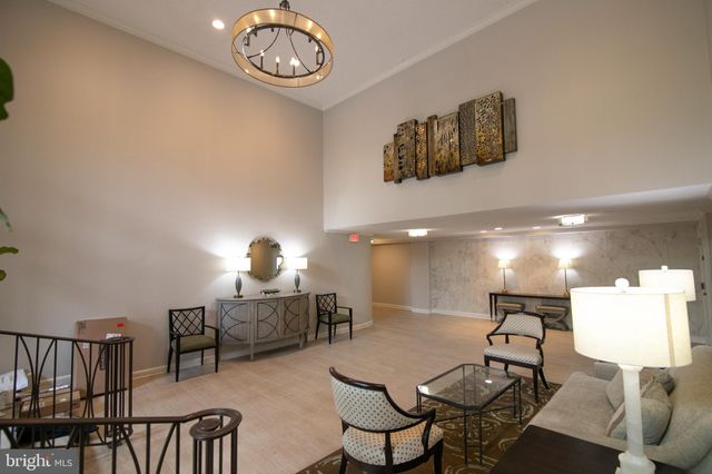 $350,000 | 801 South Pitt Street, Unit 330, Alexandria, VA 22314