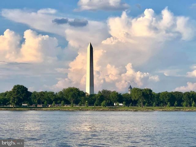 $350,000 | 801 South Pitt Street, Unit 330, Alexandria, VA 22314