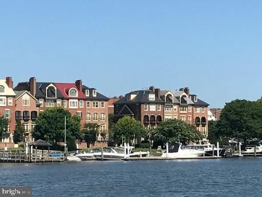 $350,000 | 801 South Pitt Street, Unit 330, Alexandria, VA 22314