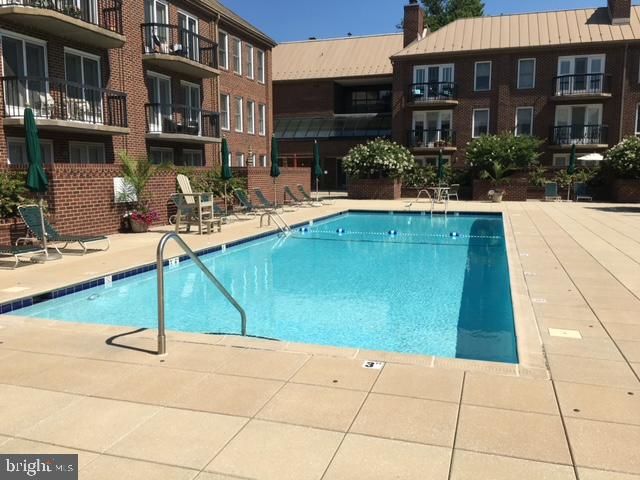 $350,000 | 801 South Pitt Street, Unit 330, Alexandria, VA 22314