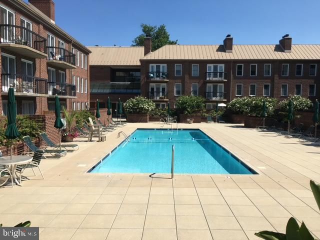$350,000 | 801 South Pitt Street, Unit 330, Alexandria, VA 22314