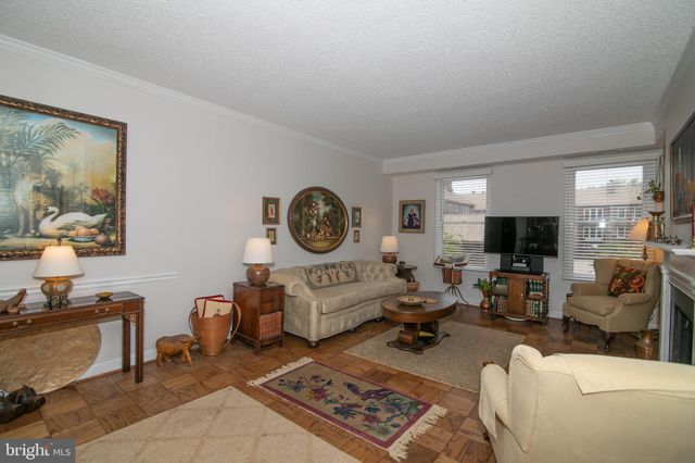 $350,000 | 801 South Pitt Street, Unit 330, Alexandria, VA 22314