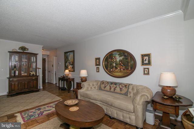 $350,000 | 801 South Pitt Street, Unit 330, Alexandria, VA 22314