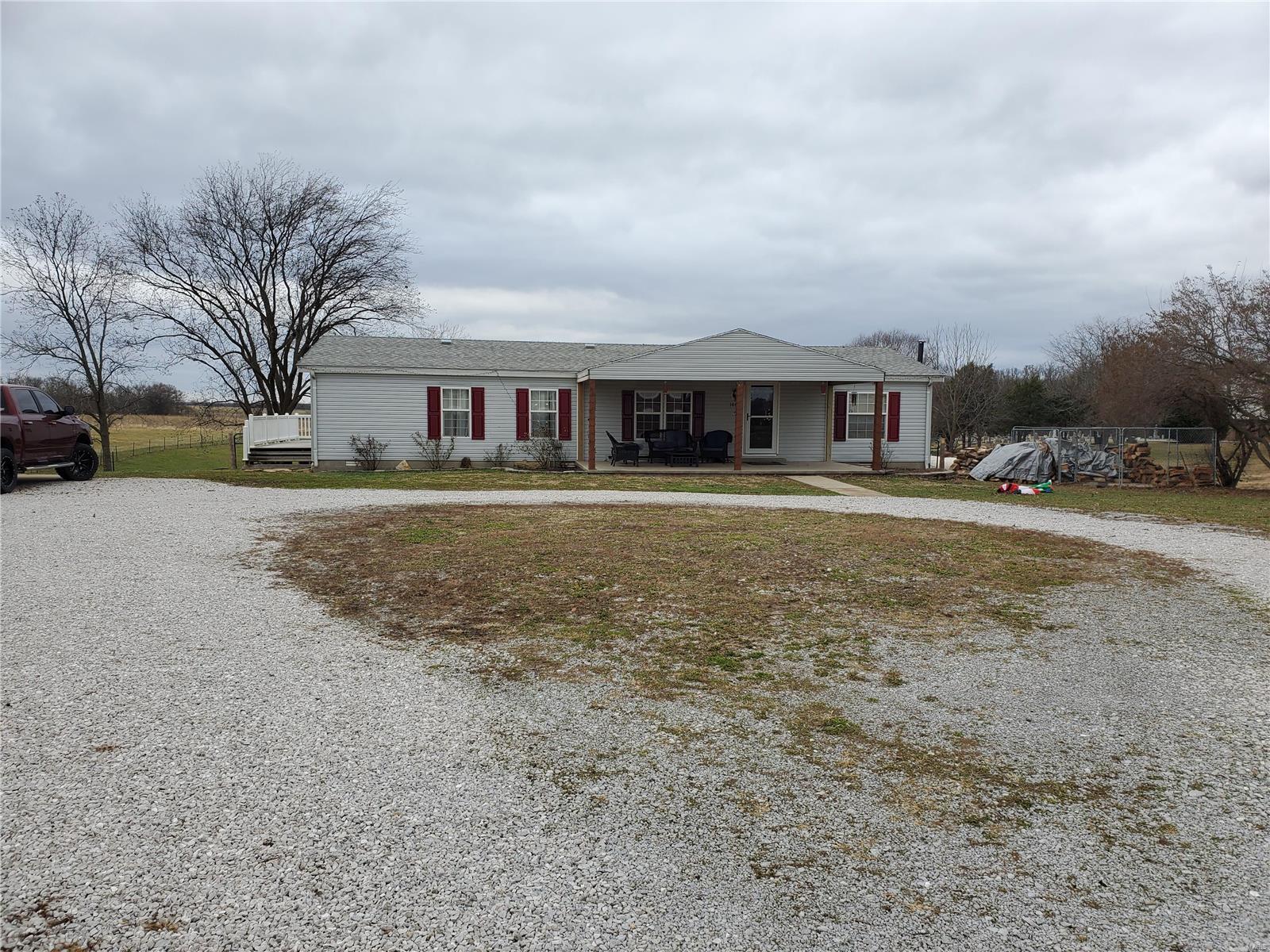 10408 Paradise Road Chester, IL 62233 - Photo 1 of 37